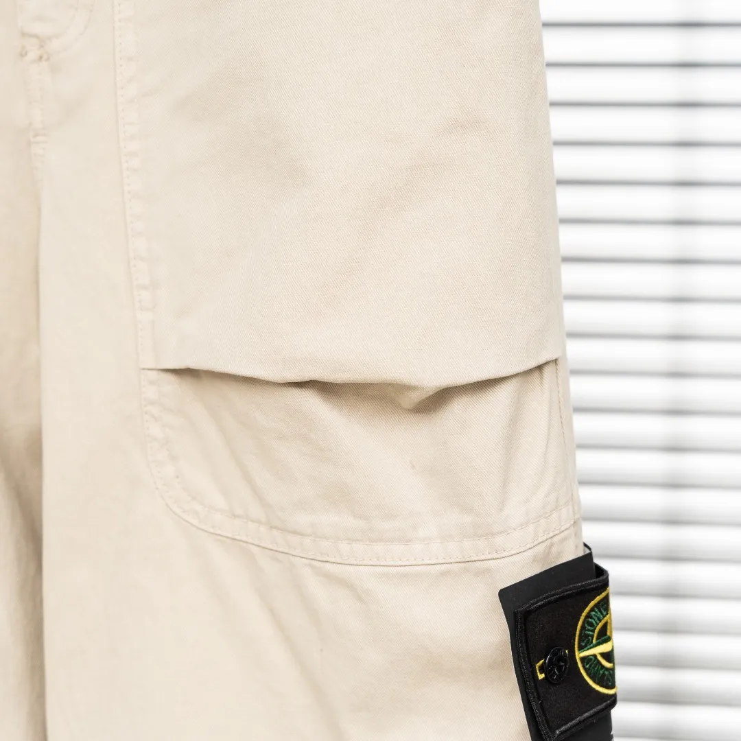 P340 top version (different currencies) Style: Stone Island STONE LSLAND washed and distressed multi-pocket functional trousers Color: Picture color Size: M-XXXL Fabric: Workwear Accessories: Full set of customized accessories No gender distinction, same style for men and women